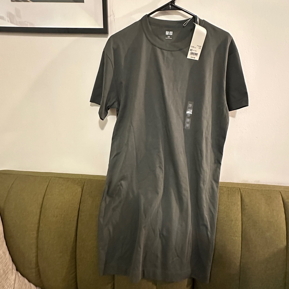 Uniqlo T-shirt dress (NWT) - Can steam before delivery